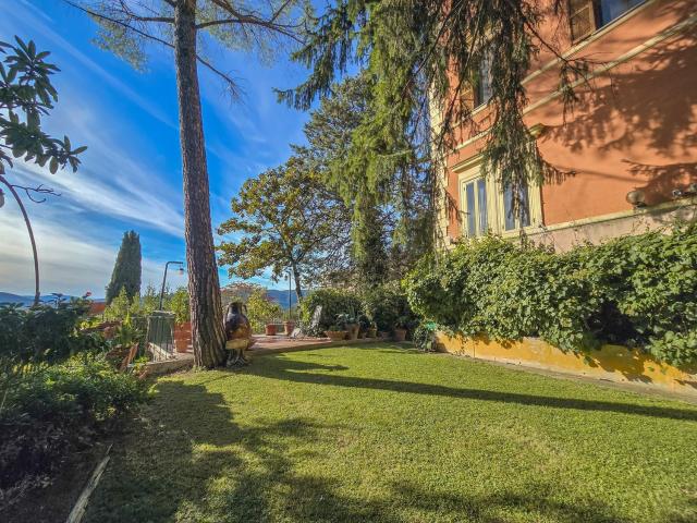 Appartamento in vendita di 477 m² in Via San Francesco, 2