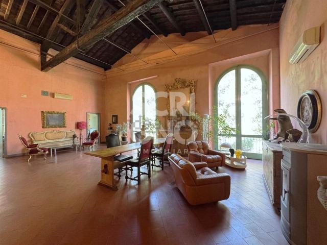Appartamento in vendita di 479 m² in Via Cosimo Trinci, 2