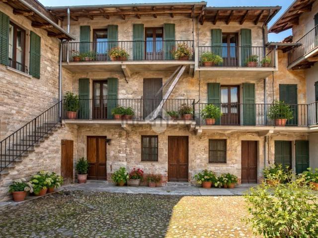 Appartamento in vendita di 480 m² in Via C. Diana, 19