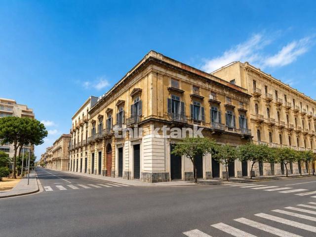 Appartamento in vendita di 480 m² in Via Cappuccini, 22