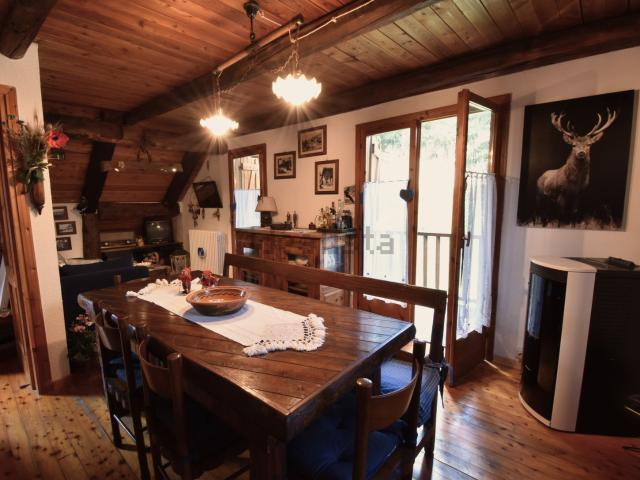 Appartamento in vendita di 49 m² in Strada Vecchia per Cesana, 21