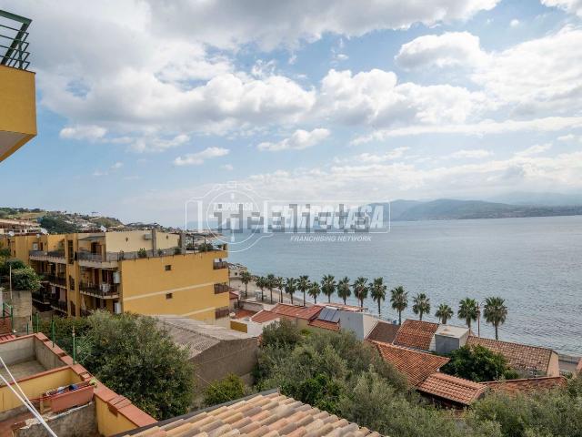 Appartamento in vendita di 500 m² in Via Consolare Pompea, 107