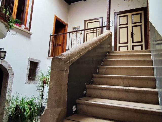 Appartamento in vendita di 500 m² in Via Cisterna, 68