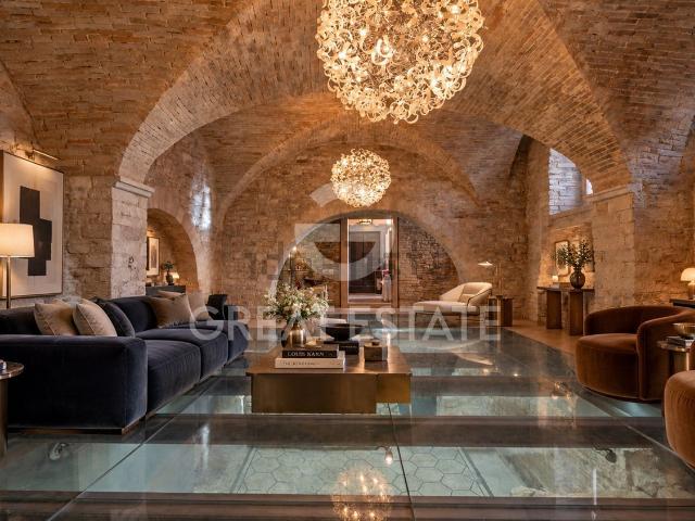 Appartamento in vendita di 450 m² in Via Don Giovanni Rossi