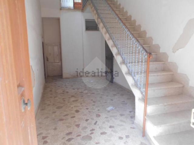 Appartamento in vendita di 500 m² in Via Dante Fiorentino, 51