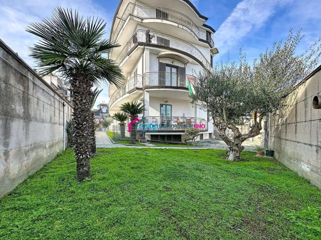 Appartamento in vendita di 500 m² in Via San Francesco