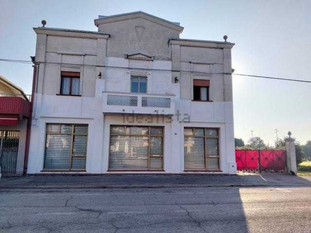 Appartamento in vendita di 500 m² in Via Roma, 40