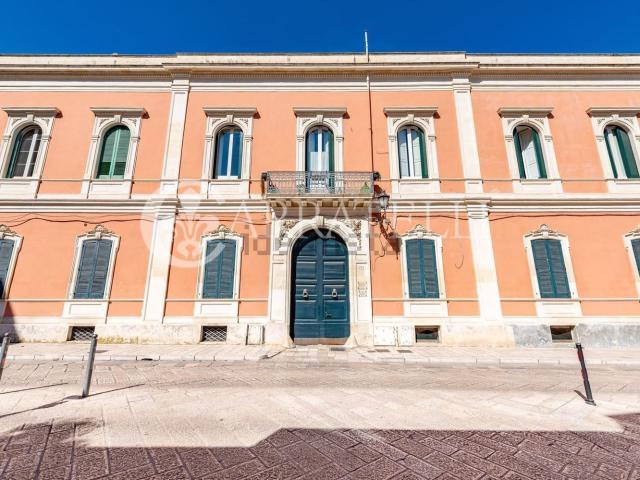 Appartamento in vendita di 500 m² in Viale Oronzo Quarta