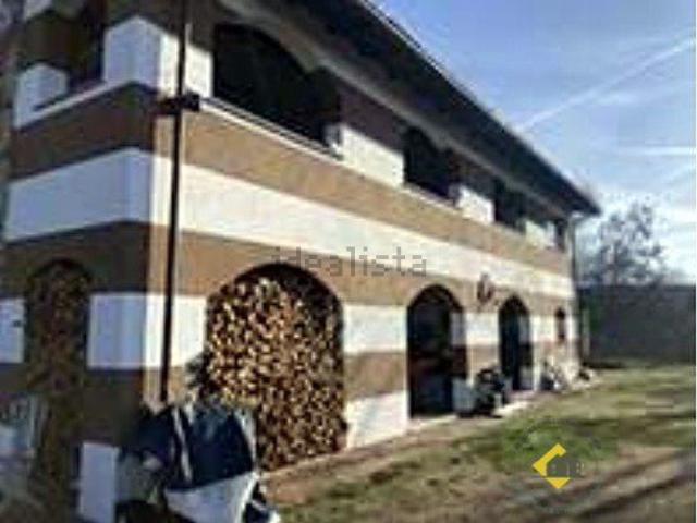 Appartamento in vendita di 501 m² in Strada per Cremolino, 6