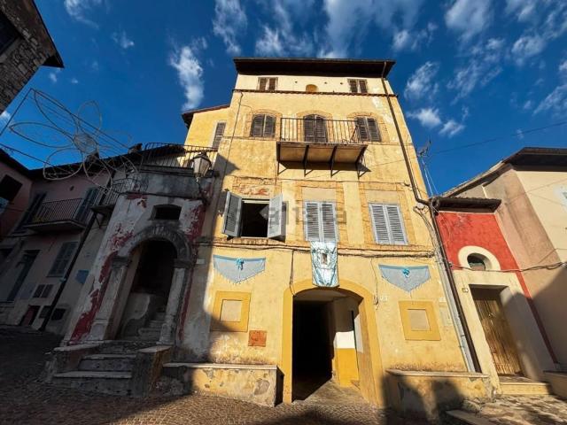 Appartamento in vendita di 60 m² in Largo della Chiesa, 8