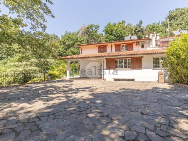 Appartamento in vendita di 515 m² in Via della Madonnella, 6
