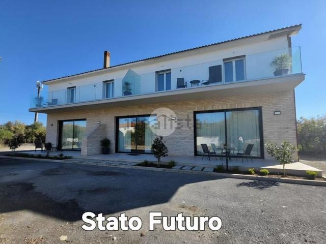 Appartamento in vendita di 515 m² in Via Ugo Foscolo