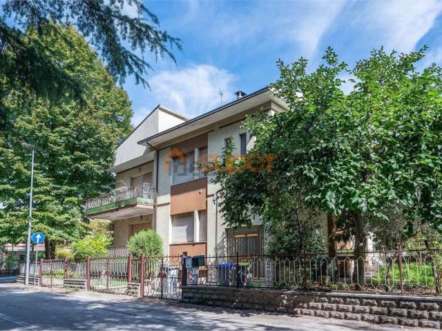 Appartamento in vendita di 520 m² in Via Monte Podgora