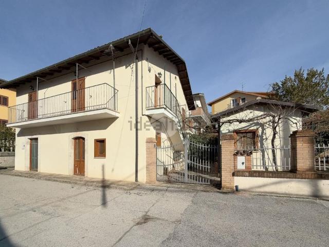 Appartamento in vendita di 57 m² in Via Salaria Antica Est