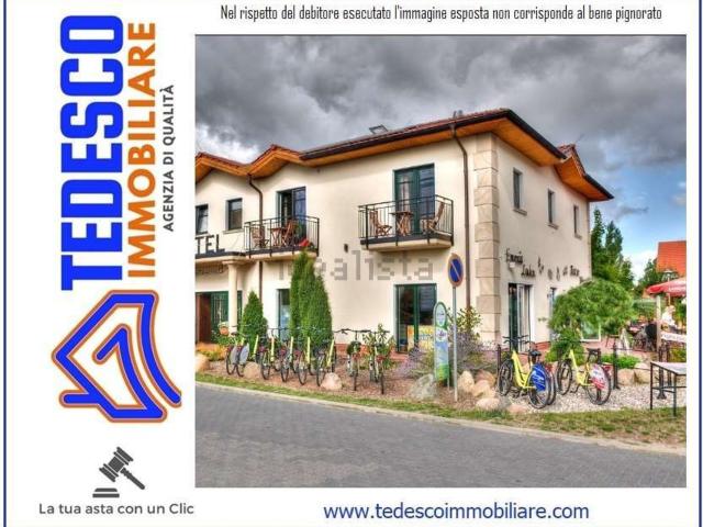 Appartamento in vendita di 550 m² in Via Sant&apos Anna
