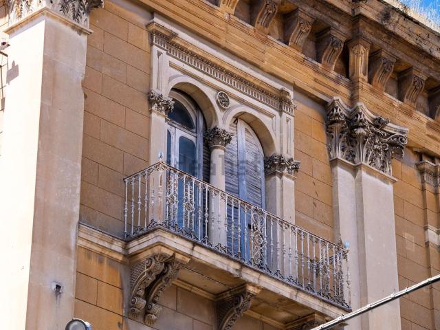 Appartamento in vendita di 550 m² in Corso Vittorio Emanuele II, 104