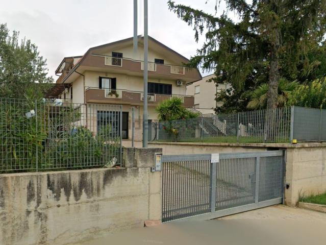 Appartamento in vendita di 556 m² in Via degli Eroi
