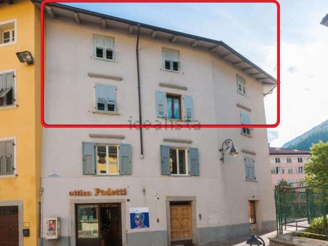 Appartamento in vendita di 556 m² in Piazza Dante, 38