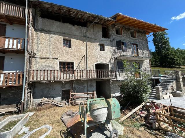 Appartamento in vendita di 55 m² in Frazione Grand Sarriod, 15