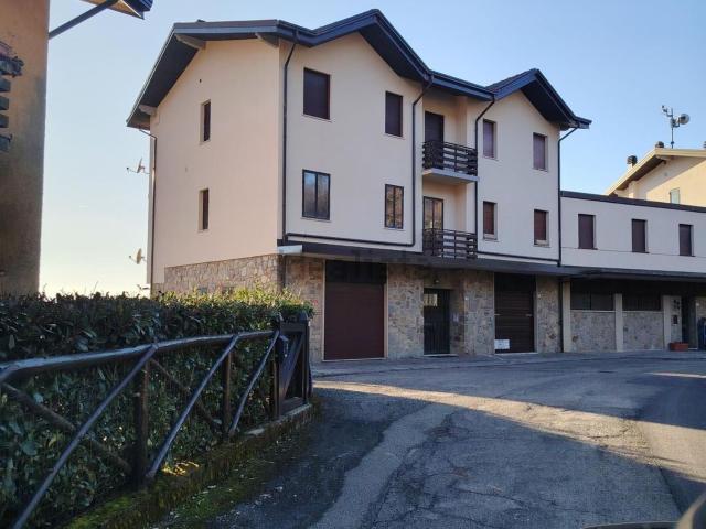 Appartamento in vendita di 55 m² in Via Giardini, 3