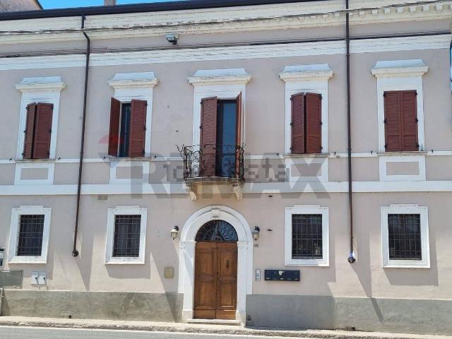 Appartamento in vendita di 563 m² in Via G. Matteotti, 141