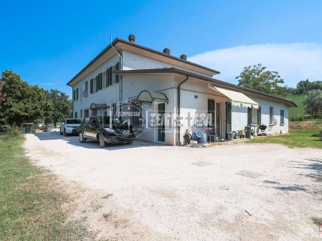Appartamento in vendita di 570 m² in Via Cà Righetti