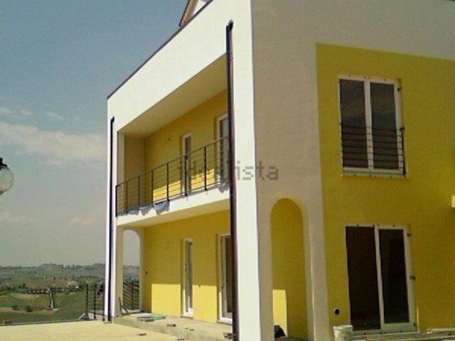 Appartamento in vendita di 570 m² in Via SAN PIETRO, 5