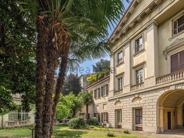 Appartamento in vendita di 580 m² in Via Alessandro Volta, 12