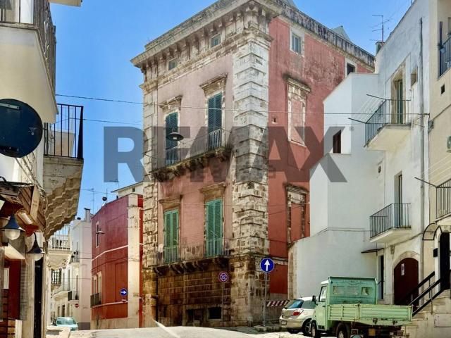 Appartamento in vendita di 580 m² in Via Giacomo Tauro, 49