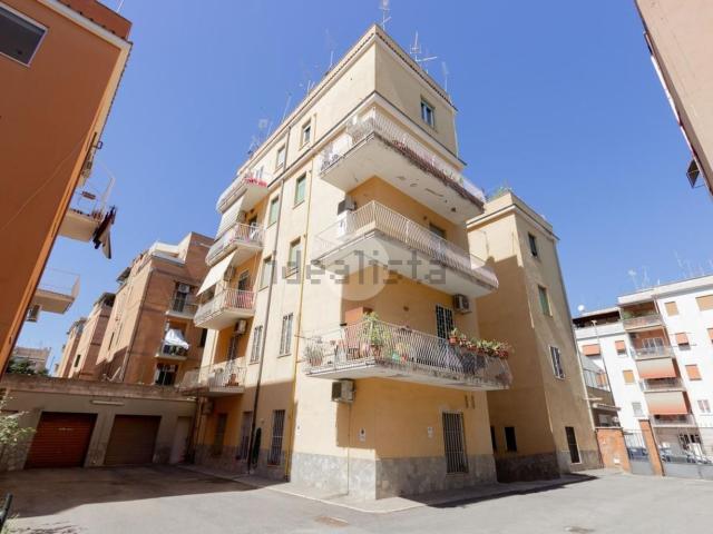 Appartamento in vendita di 58 m² in Via delle Rose, 152
