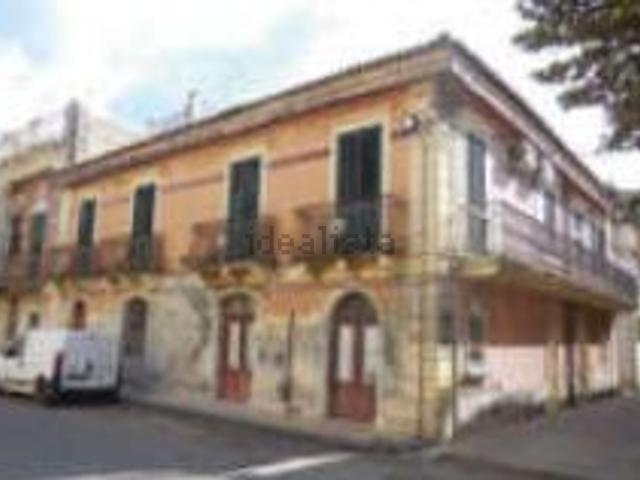 Appartamento in vendita di 590 m² in Via Giuseppe Garibaldi