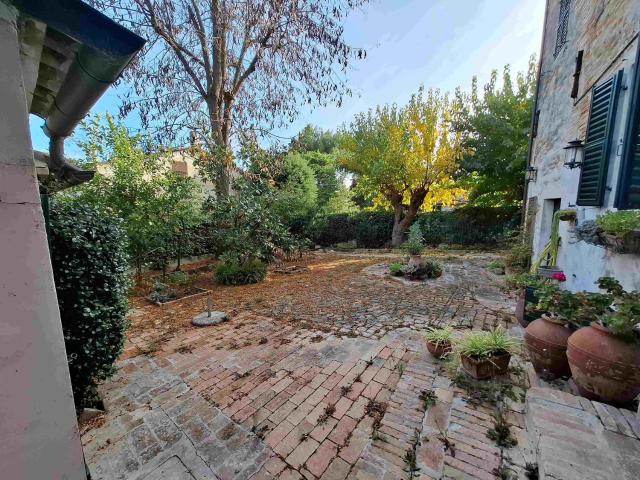 Appartamento in vendita di 594 m² in Via Roma, 132