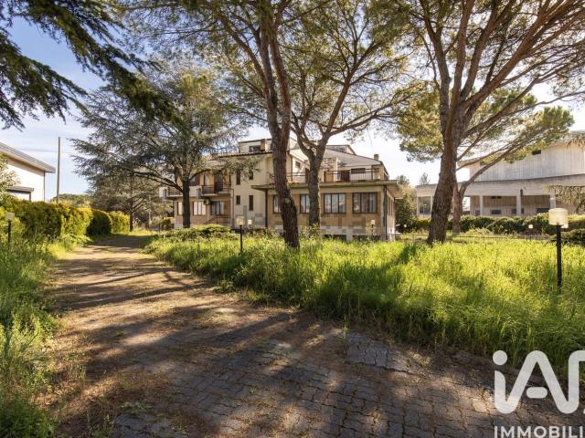 Appartamento in vendita di 598 m² in Viale Pausula, 271