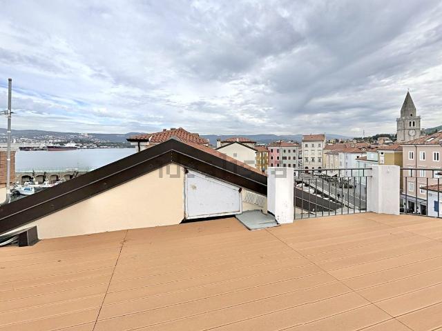 Appartamento in vendita di 63 m² in Largo Nazario Sauro, 10