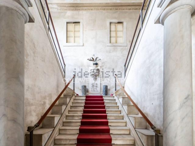 Appartamento in vendita di 600 m² in Corso Savoia, 84