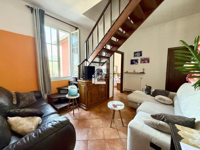 Appartamento in vendita di 60 m² in Strada Castellaro Taggia, 250