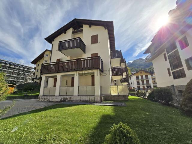 Appartamento in vendita di 60 m² in Via Valtellina, 57