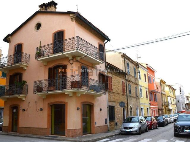 Appartamento in vendita di 60 m² in Via C. B. Cavour, 106