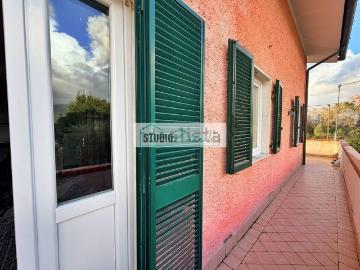 Appartamento in vendita a Piazza Montignoso - Terrazzo