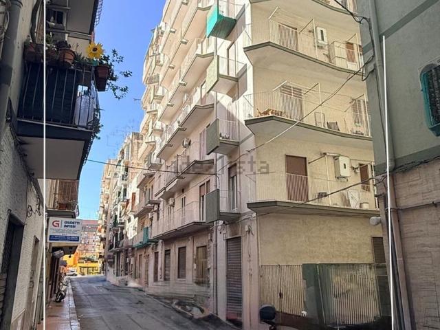 Appartamento in vendita di 60 m² in Via la Spezia, 6