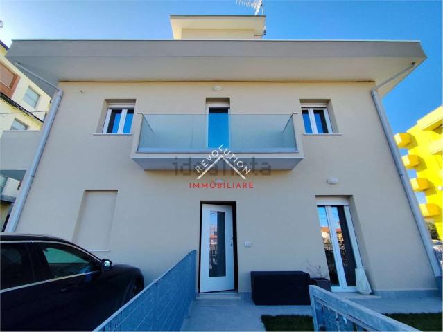 Appartamento in vendita di 61 m² in Via Litoranea