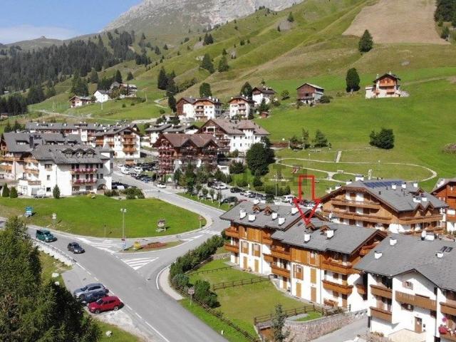 Appartamento in vendita di 61 m² in Via Precumon Arabba, 6