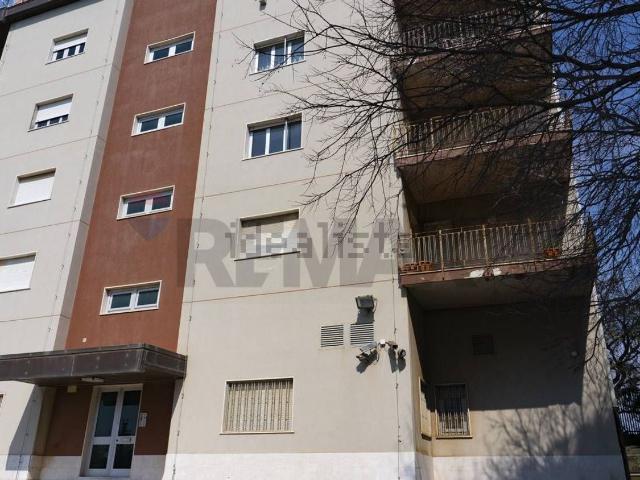 Appartamento in vendita di 621 m² in Via Catania, 2