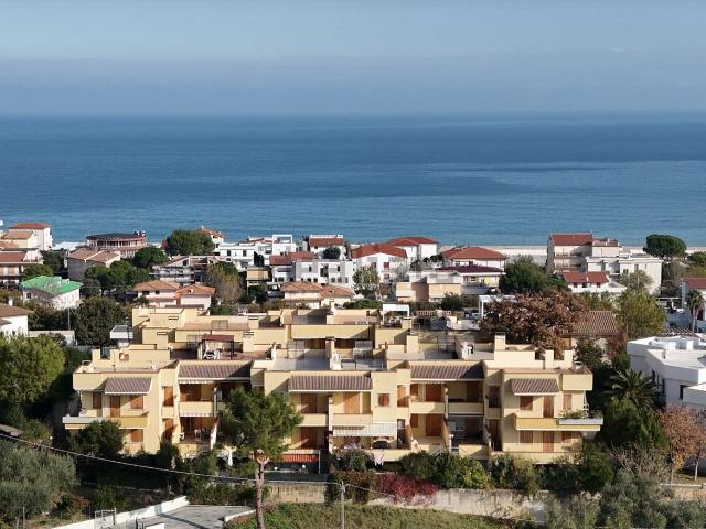 Appartamento in vendita di 62 m² in Via Ischia, 41