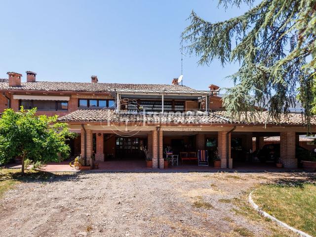 Appartamento in vendita di 633 m² in Strada Val Parma, 225