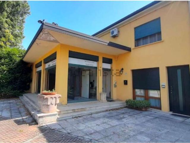 Appartamento in vendita di 636 m² in Via Belle Arti, 109