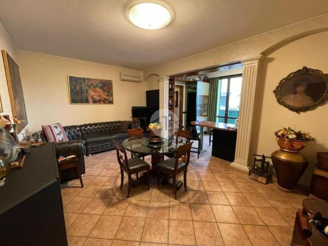Appartamento in vendita di 67 m² in Via Guastalla L 38
