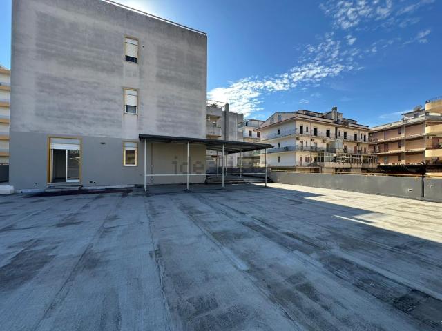 Appartamento in vendita di 642 m² in Via Lorenzo Cutugno, 5
