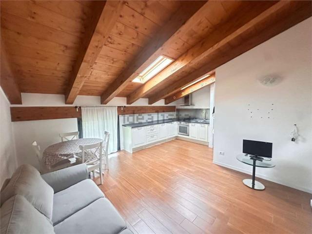 Appartamento in vendita di 64 m² in Via Canturina, 100