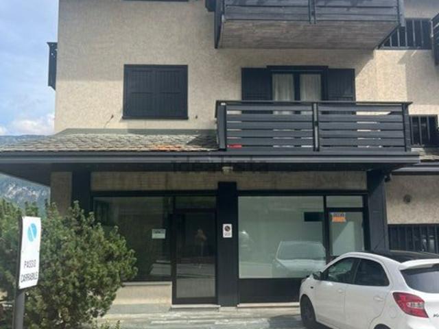 Appartamento in vendita di 65000 m² in Via Bernina, 32